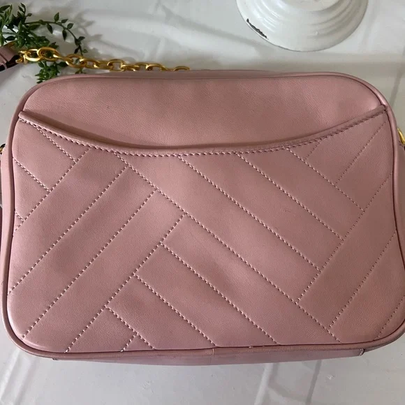 Tory Burch Pink and Gold Quilted Crossbody Bag - Picture 2 of 8